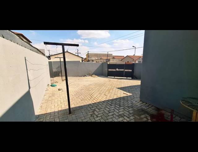 3 BEDROOM HOUSE FOR SALE IN EBONY PARK